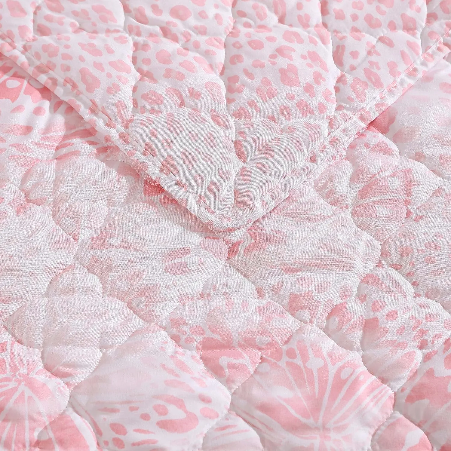 Betsey Johnson - Quilt Set, Reversible Brushed Microfiber Bedding with Matching Shams Diamond Stitched Bedroom Decor (Butterfly Ombre Pink, Queen)