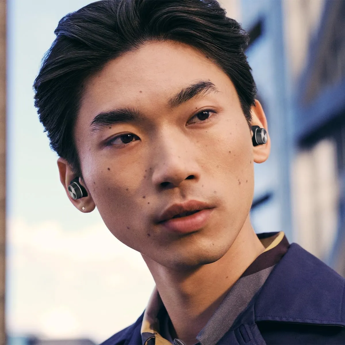 Bowers & Wilkins Pi7 S2 True Wireless Earbuds - Active Noise Cancellation, Qualcomm aptX Technology, Bluetooth, Crystal-Clear Calls, Wireless & 15-Minute Quick Charging, Satin Black