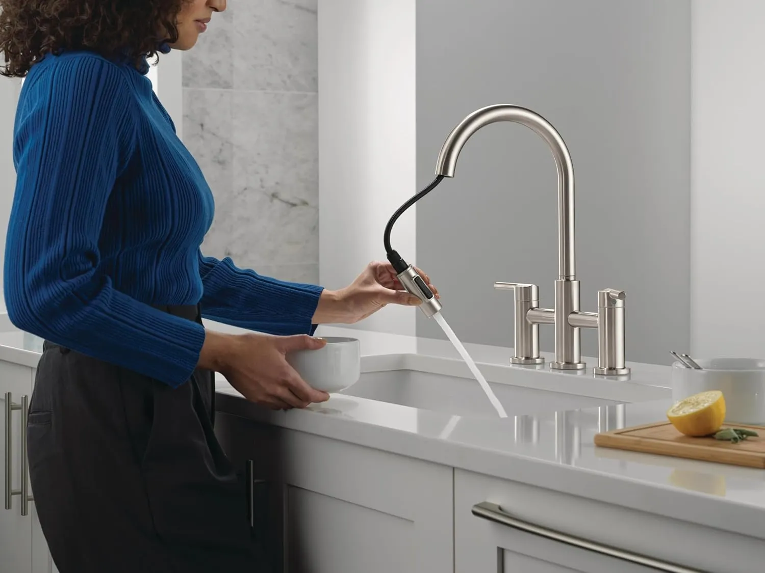 Delta 39876LF Nicoli 1.8 GPM Single Hole Pull Down Bridge Kitchen Faucet - Brilliance Stainless