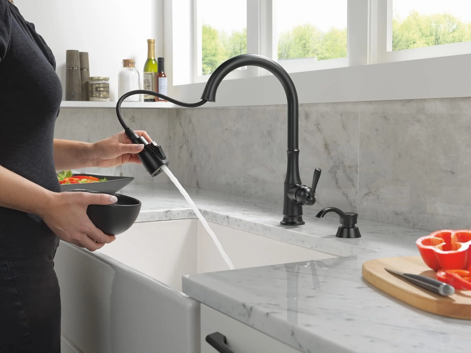 Delta 19877Z-BLSD-DST Capertee Kitchen Faucet, Matte Black