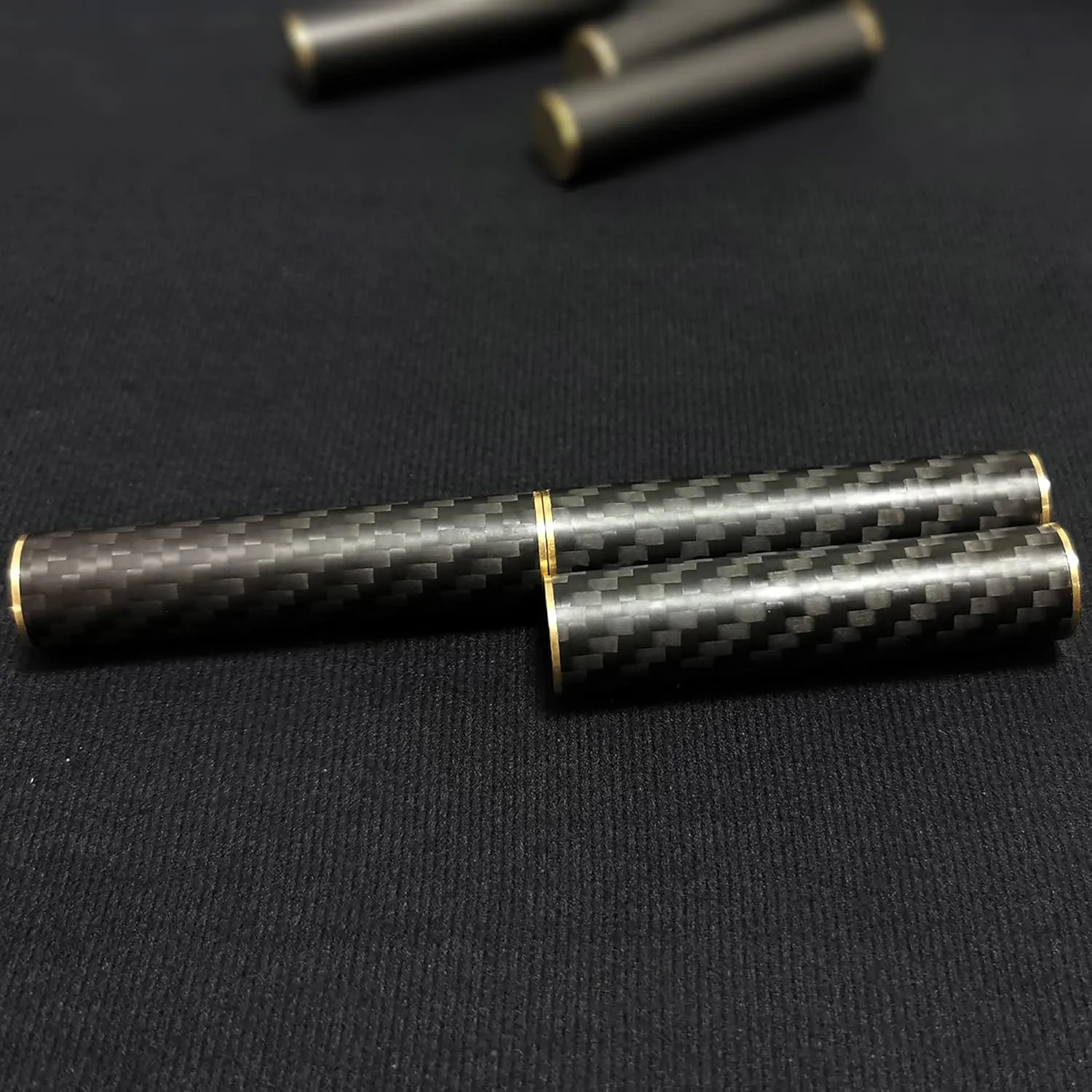 EDC Fidget Toys Stress Relief for Adults Magnetic Metal Carbon Fiber Three-Section Rotating Creative Gift