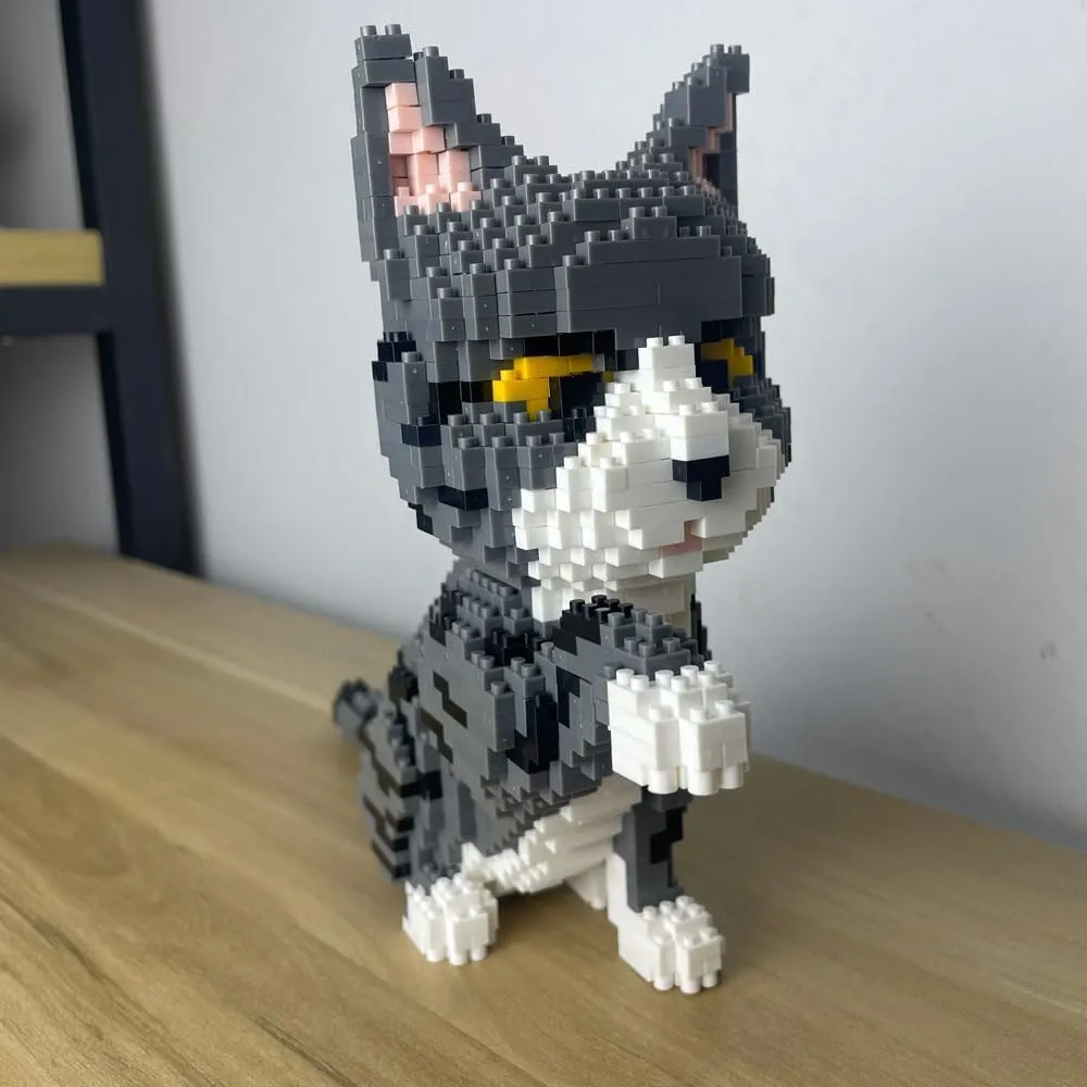 Friendly Tabby Cat Model Micro Mini Building Block Toy Sets: an Endearing Decor Recalling The Sweetness of Cats