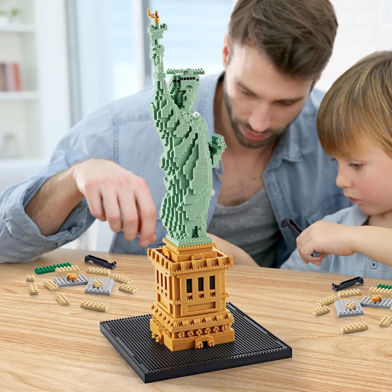 Statue of Liberty Micro Blocks Building Sets Mini Bricks Building for Adults, New York Famous Landmark Architectural Model Toys for Kids Age of 14  2810 PCS