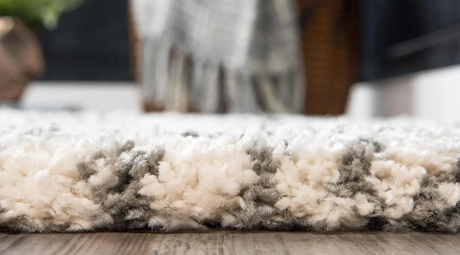 Unique Loom Rabat Shag Collection Area Rug - Geometric (2' 7" x 6' 1" Runner, Pure Ivory/ Gray)
