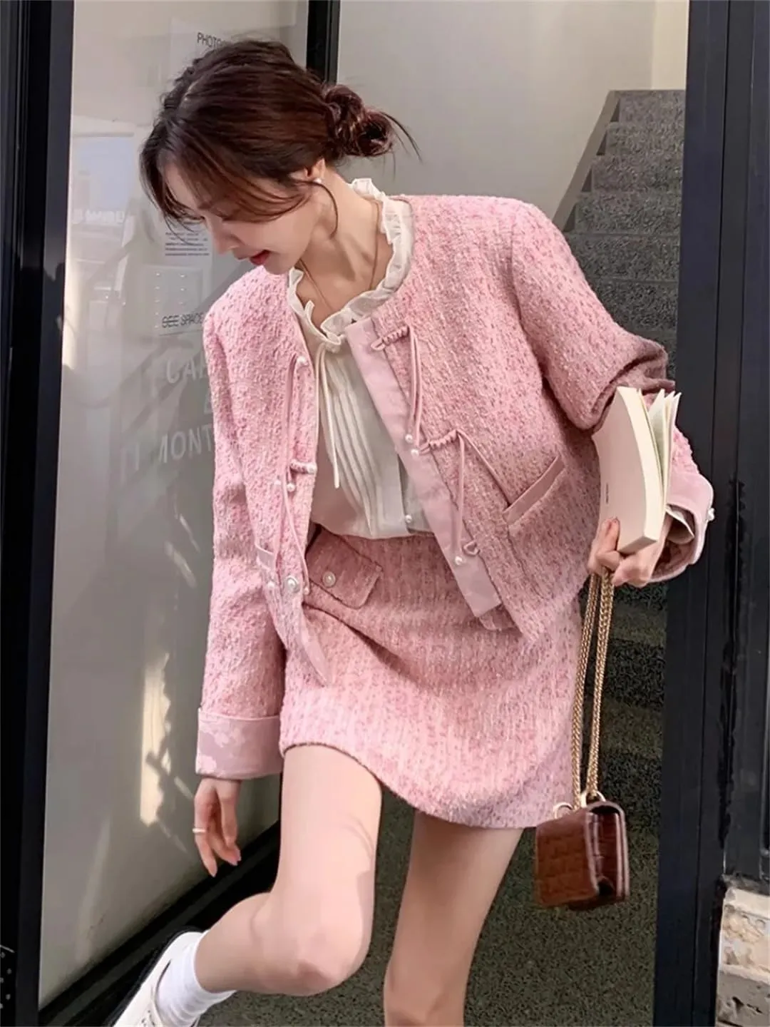 Women's Sweet Temperament Chinese Coat Skirt Two-Piece Set O-Neck Single Bead Celebrity Slim Suit