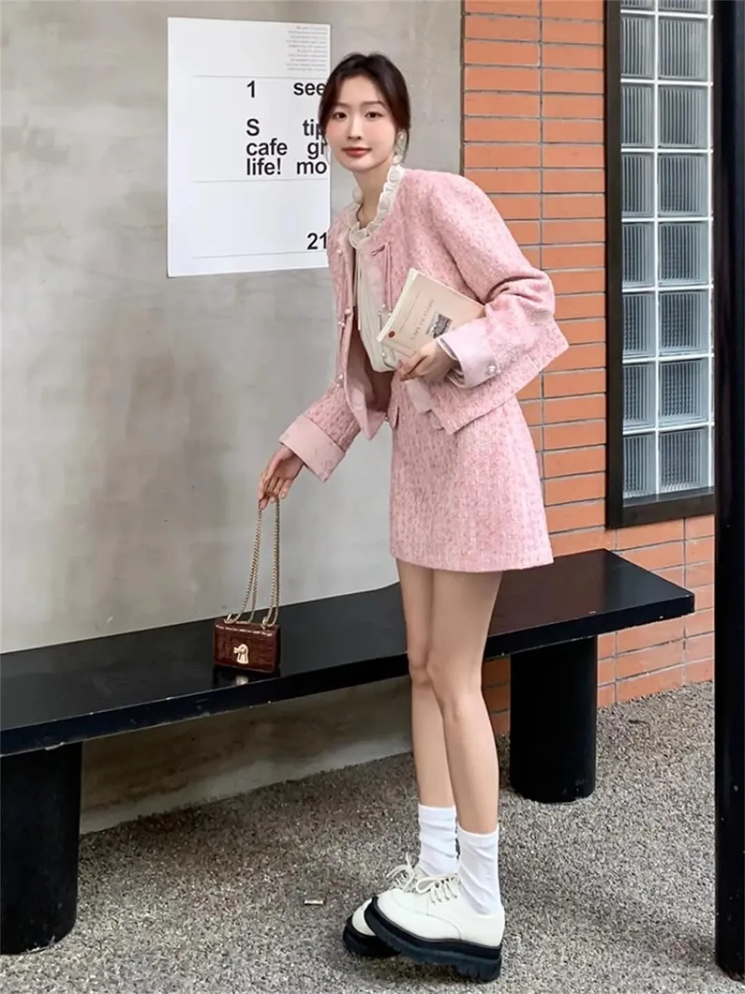 Women's Sweet Temperament Chinese Coat Skirt Two-Piece Set O-Neck Single Bead Celebrity Slim Suit